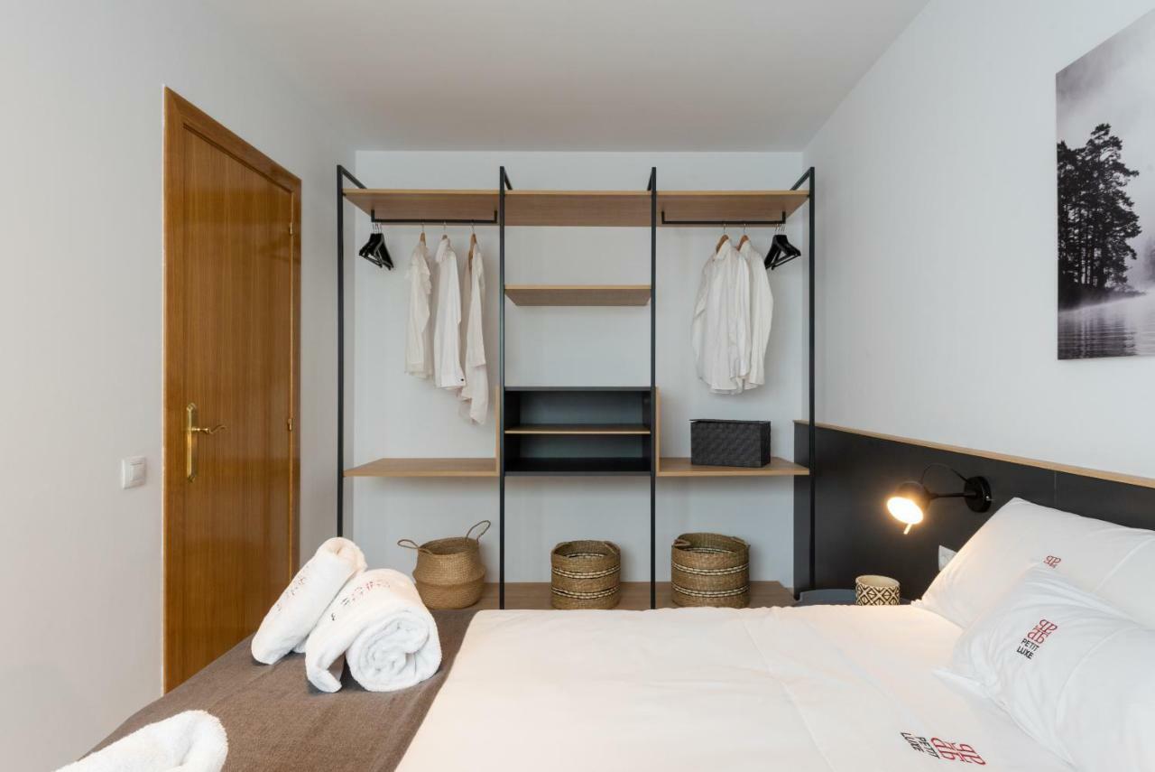 Appartement Petit Luxe Ègara à Terrassa Extérieur photo