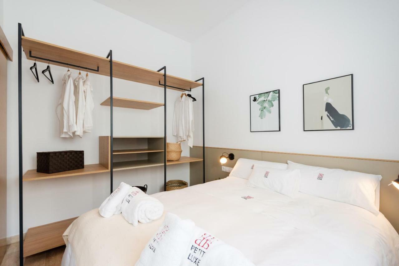 Appartement Petit Luxe Ègara à Terrassa Extérieur photo